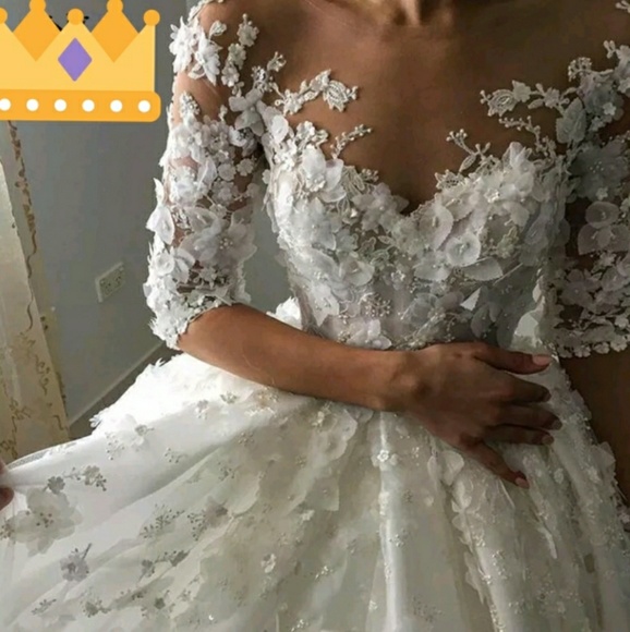 3D flower ball gown - Picture 5 of 8